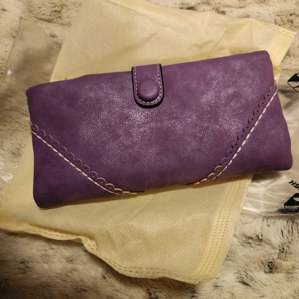 Womans Vintage Lether Walle